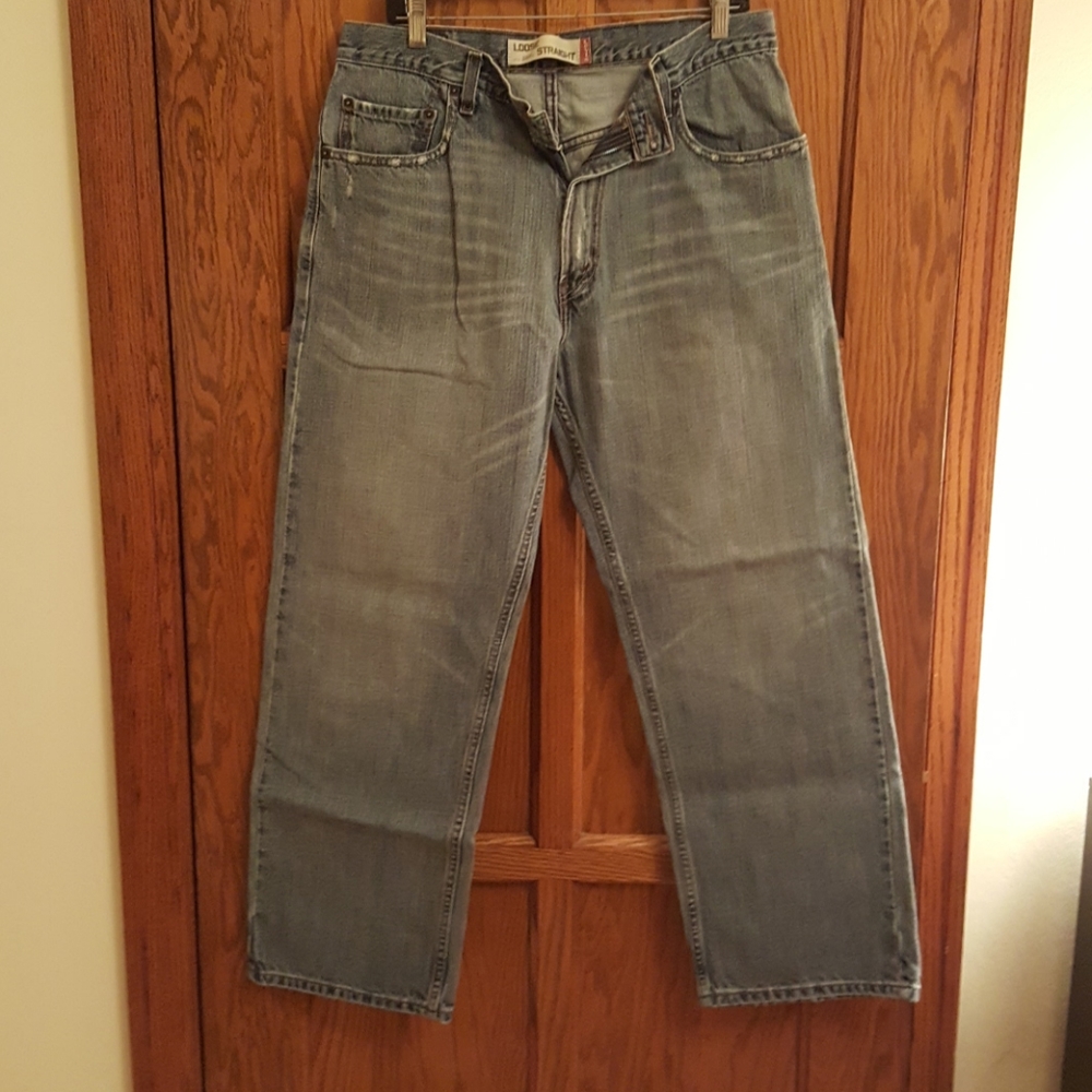 Levi's 569 Men's jeans. Size 34W X 32L.